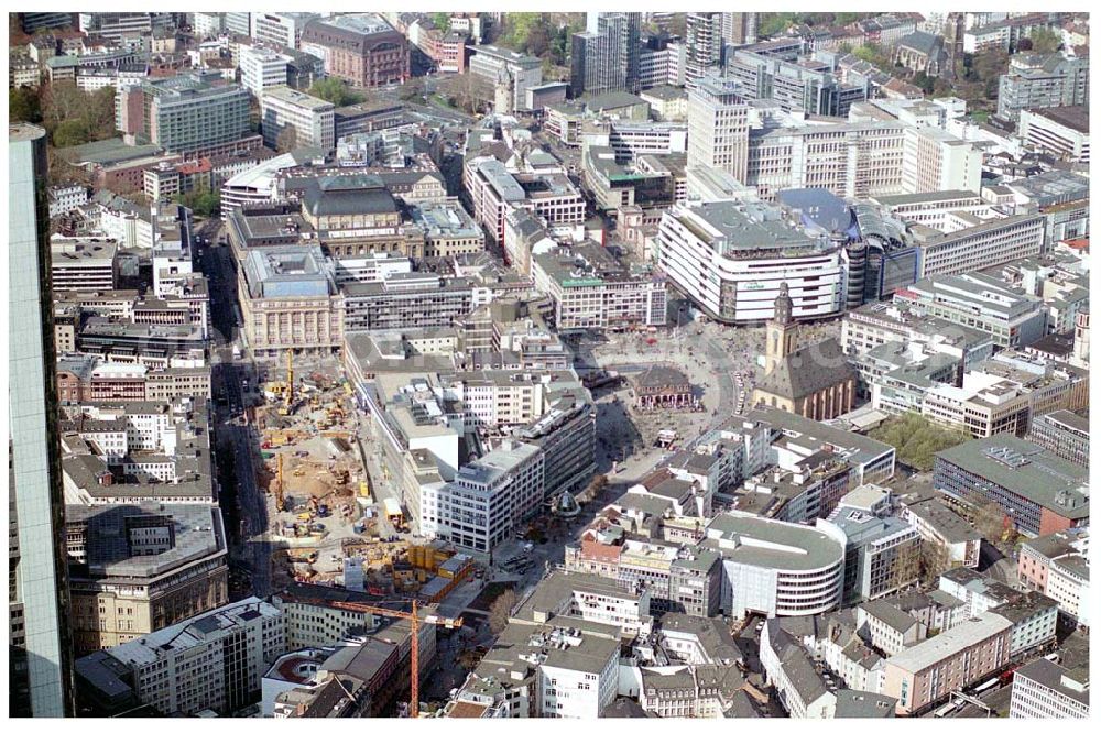 FRANKFURT / Main - Hessen from the bird's eye view: Innenstadt von Frankfurt am Main. Katharinenkirche mit der Hauptwache. E-Mail: onlinebuero@stadt-frankfurt.de <onlinebuero@stadt-frankfurt.de> E-Mail: webmaster@stadt-frankfurt.de