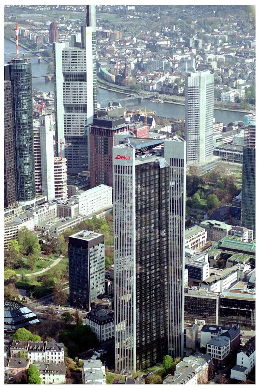 Aerial image FRANKFURT / Main - Hessen - Innenstadt von Frankfurt am Main. Bau des Skyper, eines 153 Meter hohen Büroturmes der DEKA. ÖA: Frau Holtekötter 069,71473927.