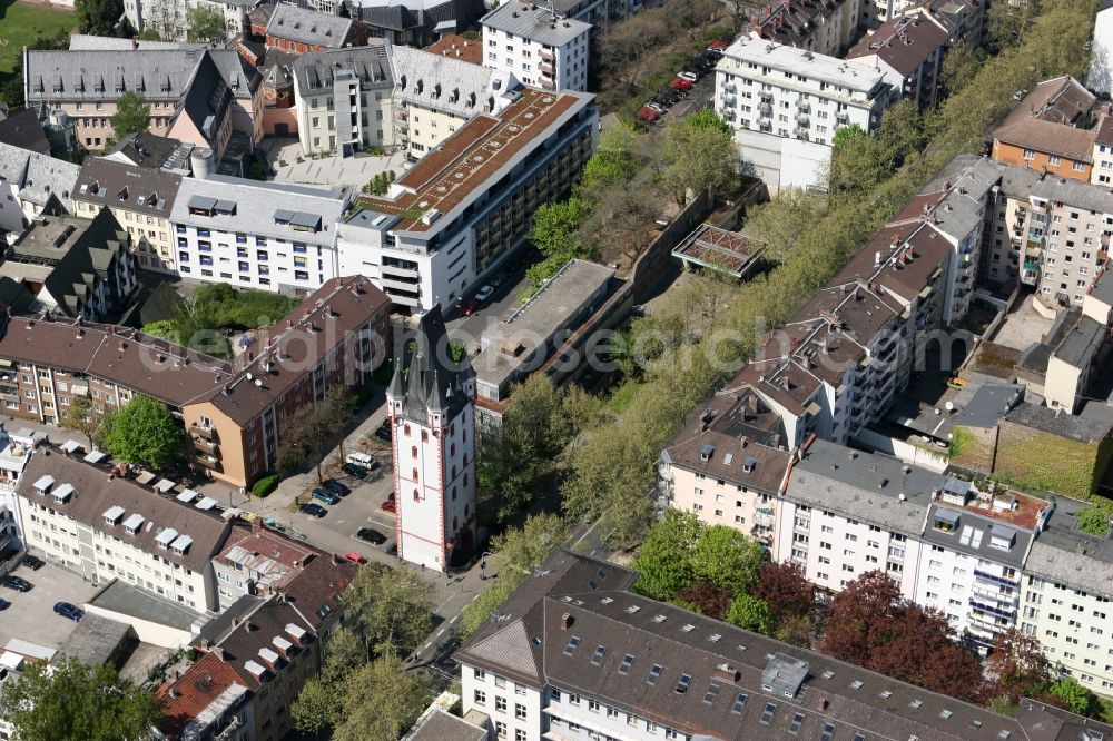 Aerial image Mainz - Downtown area by the wood tower on the Rheinstrasse in Mainz in Rhineland-Palatinate