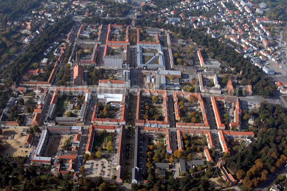 Neubrandenburg from above - Blick auf das Stadtzentrum von Neubrandenburg mit dem Marktplatz-Center der ECE GmbH Hamburg. Neben dem Center entsteht unter dem Marktplatz im Auftrag der Stadt eine Tiefgarage. Anschrift des Centers: ECE-CENTERMANAGEMENT, ECE Projektmanagement G.m.b.H. & Co. KG, Center-Management, Marktplatz-Center Neubrandenburg, Krämerstraße 1a, 17033 Neubrandenburg; Telefon: 03 95 / 570 610