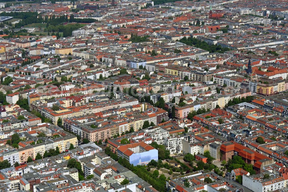 Berlin from the bird's eye view: Cityscape of the district on street Marienburger Strasse - Prenzlauer Allee in the district Prenzlauer Berg in Berlin, Germany