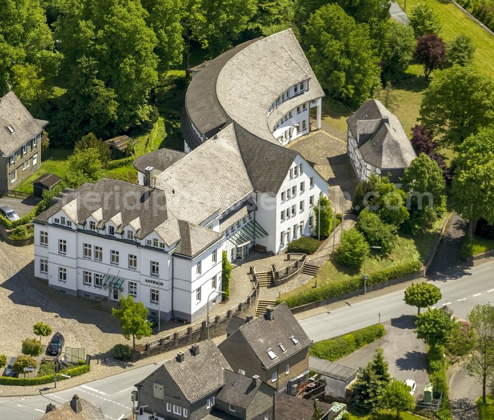 Aerial photograph Schmallenberg - Downtown at the city hall in Schmallenberg in the Sauerland district in North Rhine-Westphalia