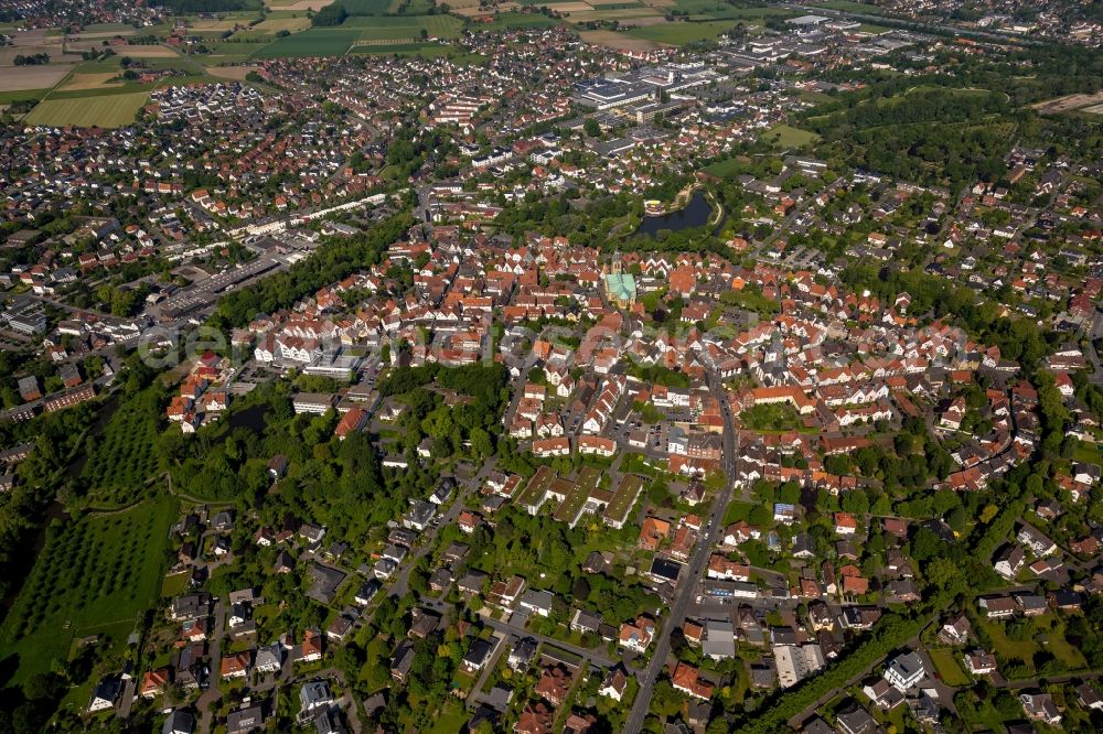 Aerial photograph Rheda-Wiedenbrück - Downtown Wiedenbrueck with the St. Aegidiuskirche in Wiedenbrueck, a district of Rheda-Wiedenbrueck in East Westphalia, North Rhine-Westphalia