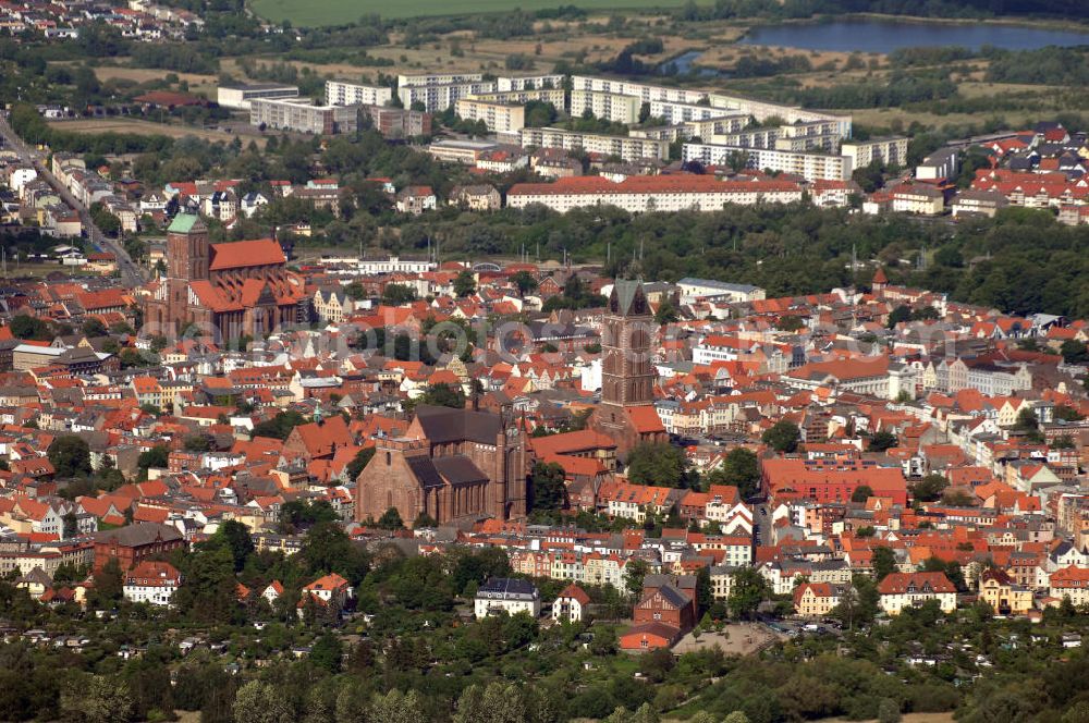 Aerial image Wismar - Blick auf die historische Altstadt von Wismar mit den drei gotischen Backsteinkirchen St. Marien, St. Nikolai und St. Georgen.