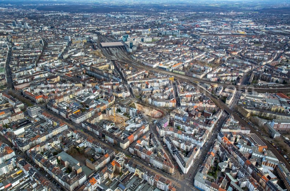 Aerial photograph Düsseldorf - Down town area along the Helmholtzstrasse - Corneliusstrasse in the district Carlstadt in Duesseldorf in the state North Rhine-Westphalia, Germany