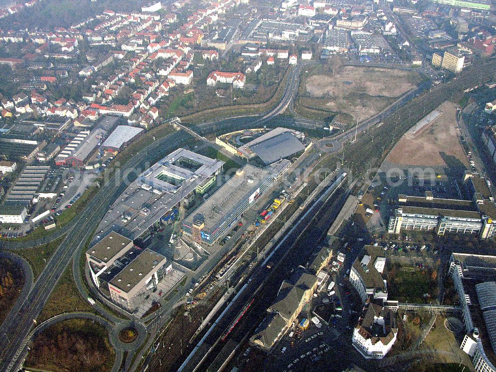 Bielefeld from the bird's eye view: 09.12.2004 Bielefeld, Blick auf den Innenstadtbereich am Hauptbahnhof Bielefeld.