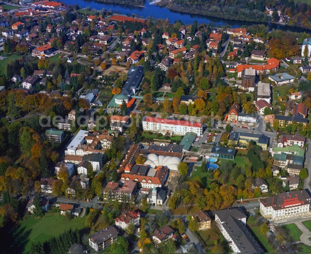 Bad Tölz from the bird's eye view: City view on down town on Kurhaus and Freizeit-Center Alponare in Bad Toelz in the state Bavaria, Germany