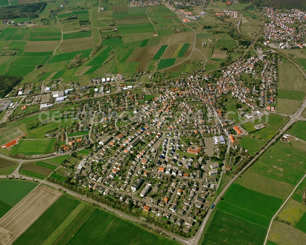 Aerial image Garbenteich - City view from the downtown area with the outskirts with adjacent agricultural fields in Garbenteich in the state Hesse, Germany