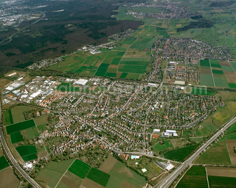 Aerial image Großen-Linden - City view from the downtown area with the outskirts with adjacent agricultural fields in Großen-Linden in the state Hesse, Germany