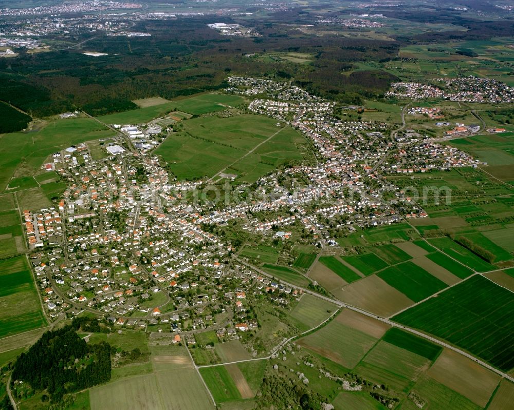 Aerial photograph Watzenborn-Steinberg - City view from the downtown area with the outskirts with adjacent agricultural fields in Watzenborn-Steinberg in the state Hesse, Germany