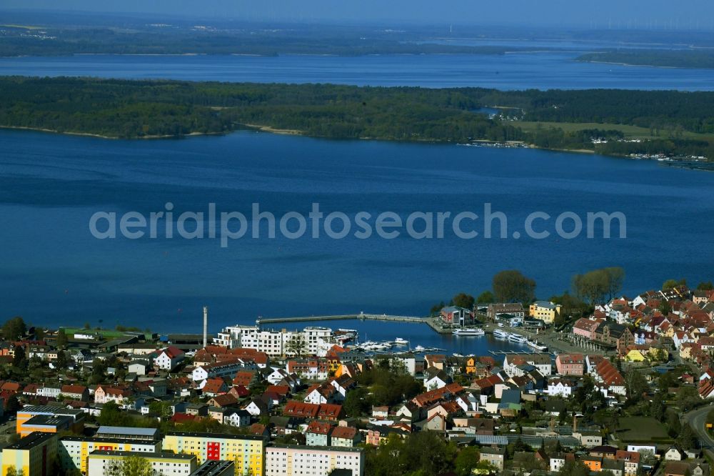 Aerial photograph Waren (Müritz) - City view of the inner city area on the banks of the Binnenmueritz and city harbor in Waren (Mueritz) in the state Mecklenburg-Western Pomerania, Germany