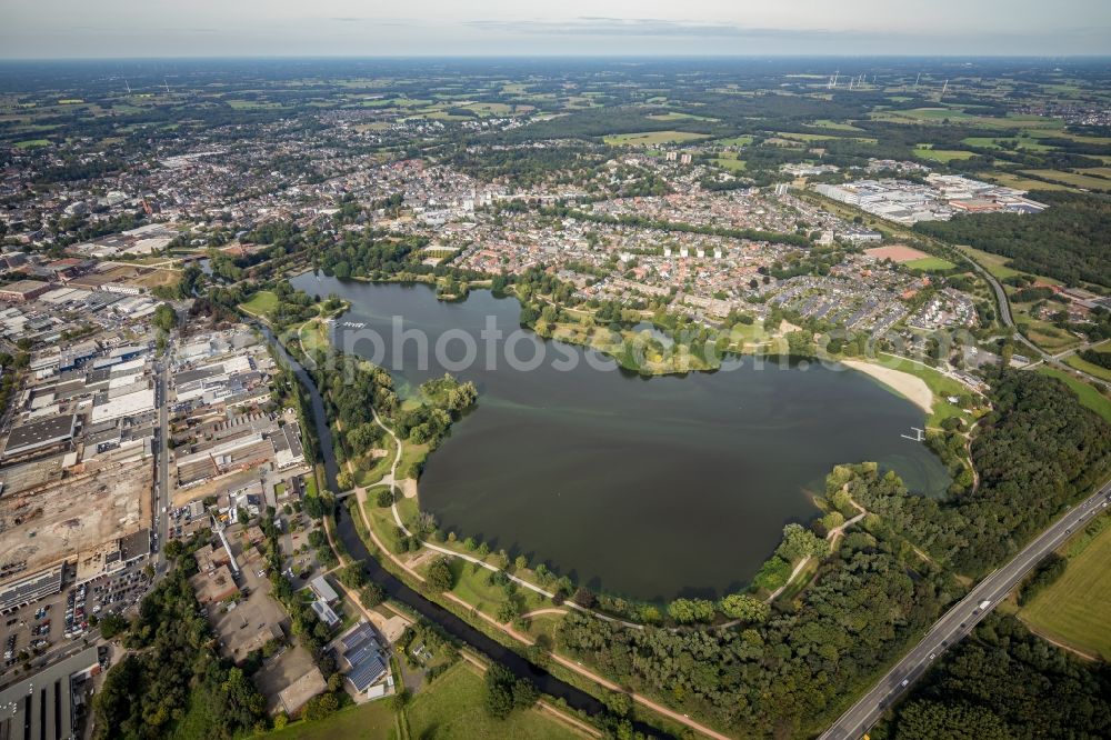 Bocholt from the bird's eye view: City view of the downtown area on the shore areas of Bocholter Aasee in Bocholt in the state North Rhine-Westphalia, Germany