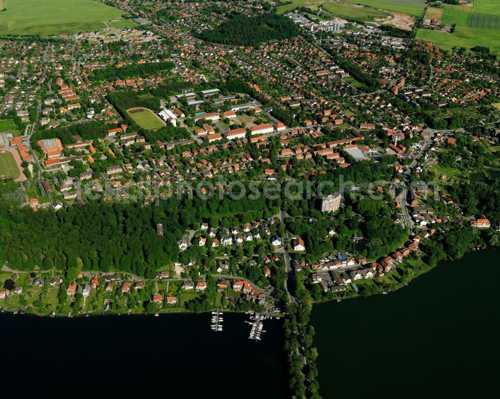 Ratzeburg from the bird's eye view: City view of the downtown area on the shore areas Kuechensee - Domsee on street Herrenstrasse in Ratzeburg in the state Schleswig-Holstein, Germany