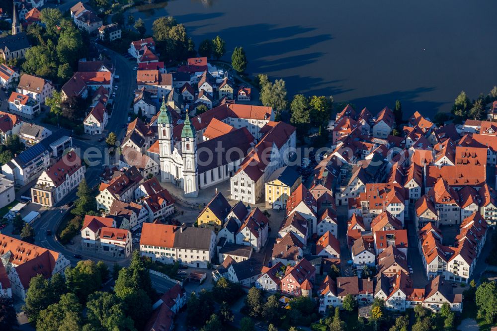 Bad Waldsee from the bird's eye view: City view of the downtown area on the shore areas of Stadtsee in Bad Waldsee in the state Baden-Wuerttemberg, Germany