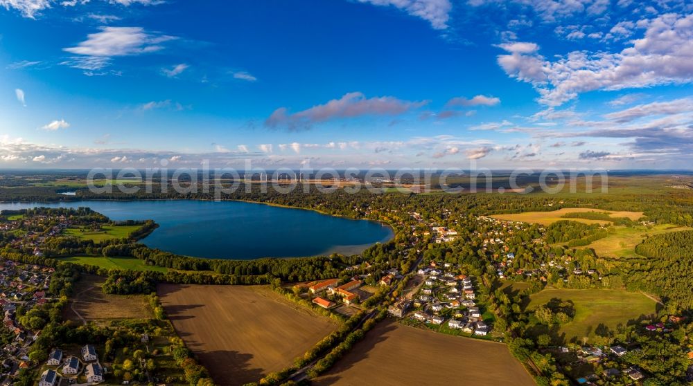 Wandlitz from the bird's eye view: City view of the downtown area on the shore areas of Wandlitzsees in Wandlitz in the state Brandenburg, Germany