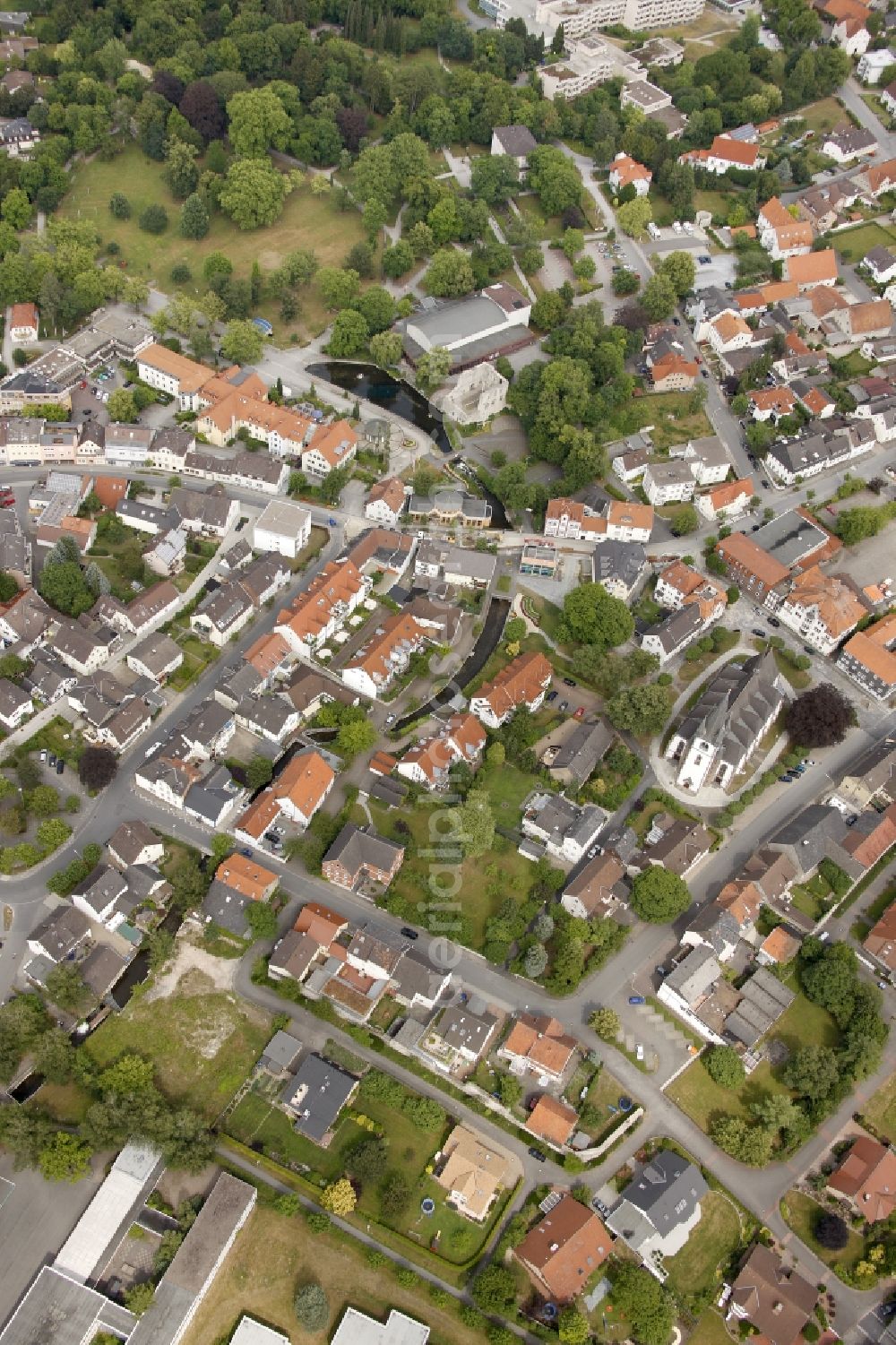 Aerial photograph Bad Lippspringe - City center with the source of the lip in the city park of Bad Lippspringe in North Rhine-Westphalia