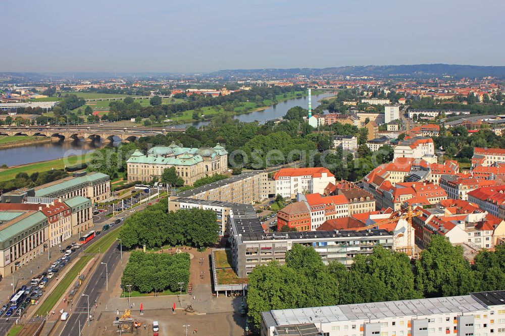 Dresden from the bird's eye view: Blick über den Neustädter Markt mit dem Standbild Augustus des Starken der Goldene Reiter auf das Hotel The Westin Bellevue, dem Japanischen Palais, welches das Landesmuseum für Völkerkunde und Vorgeschichte beherbergt sowie die über die Elbe führende Marienbrücke in Dresden-Innere Neustadt, Sachsen. View over the publice square Neustädter Markt with the equestrian statue Goldener Reiter on the Hotel The Westin Bellevue, the Japanese Palace, it currently hosts the Museum of Ethnology Dresden, and the bridge Marienbrücke over the Elbe river in Dresden, Saxony.