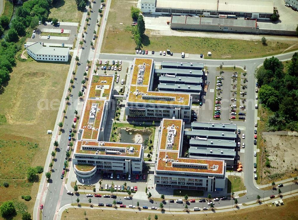 Aerial image Berlin-Köpenick - Blick auf das Gelände des Innovationspark Wuhlheide. Seit seiner Gründung im Jahr 1990 als erstes Technologie- und Gründerzentrum der neuen Bundesländer hat sich der IWP in Berlin zu einem wichtigen Gewerbe-Campus des Bezirks Treptow-Köpenick entwickelt. Innovationspark Wuhlheide Managementges.mbH Köpenicker Straße 325, 12255 Berlin