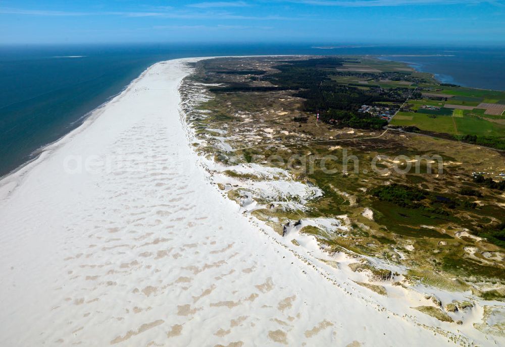 Aerial image Amrum - Blick auf die Insel Amrum, einer nordfriesischen Insel im Nationalpark Schleswig-Holsteinisches Wattenmeer in Nordfriesland in Schleswig-Holstein. Amrum ist die zehntgrößte Insel Deutschlands und gehört zu den drei nordfriesischen Geestkerninseln. Charakteristisch für die Insel ist der westlich angelagerten Kniepsand und dem kleinen westlich vorgelagerten Jungnamensand. Die fünf Orte der Insel liegen überwiegend im Osten der Insel – von Nord nach Süd – Norddorf auf Amrum, Nebel, Süddorf, Steenodde und Wittdün auf Amrum. Amrum, the third largest German island in North Friesland in Schleswig-Holstein.