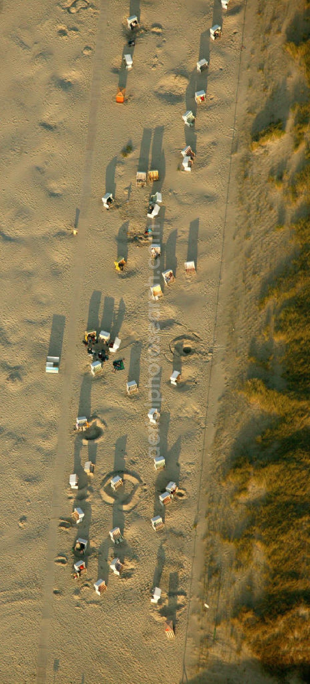 Baltrum from the bird's eye view: Blick auf den Strand der Nordseeinsel Baltrum. North Sea Island Baltrum.