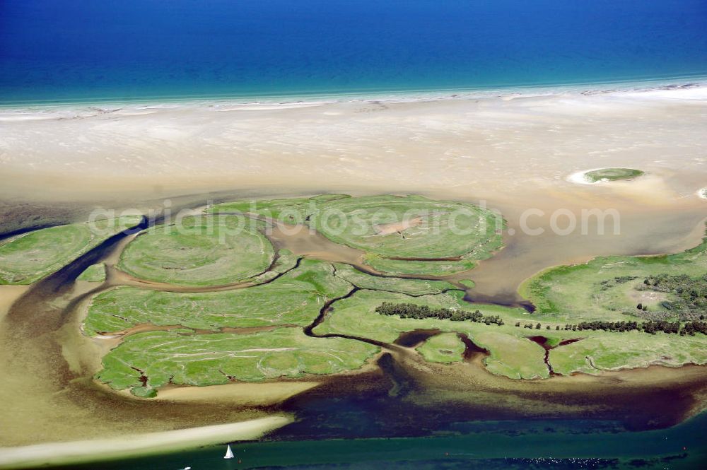 Groß Mordorf from the bird's eye view: Die Insel Bock liegt in der Ostsee südwestlich von Hiddensee und gehört wie diese zum deutschen Bundesland Mecklenburg-Vorpommern. Die Insel Bock wurde künstlich durch Aufspülung des Sandes aus der Fahrrinne nach Stralsund geschaffen und gehört zur Kernzone des Nationalparks Vorpommersche Boddenlandschaft. The Island Bock in the Baltic Sea southwestern of the Island Hiddensee in Mecklenburg-Western Pomerania.