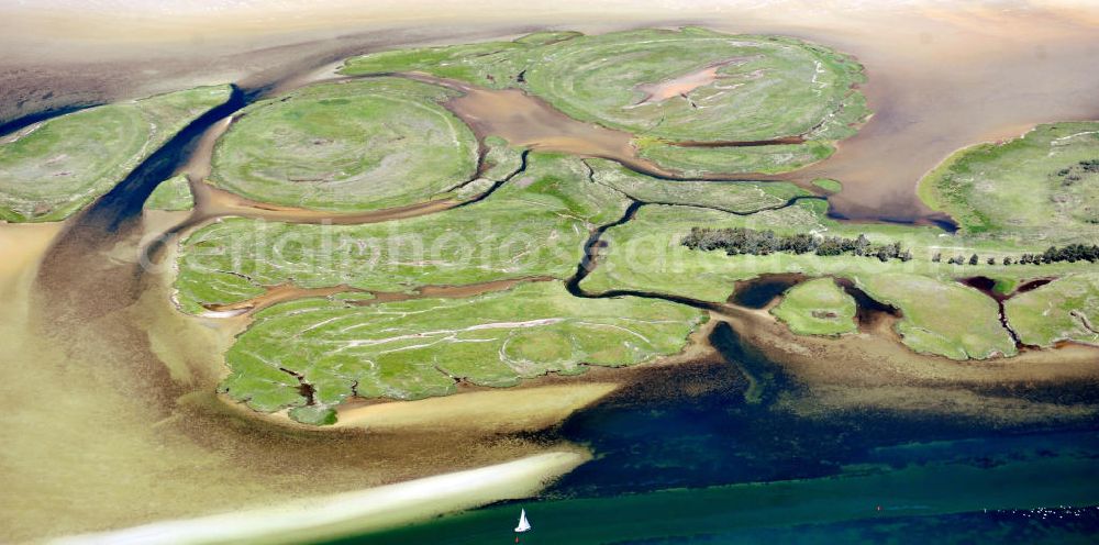 Aerial photograph Groß Mordorf - Die Insel Bock liegt in der Ostsee südwestlich von Hiddensee und gehört wie diese zum deutschen Bundesland Mecklenburg-Vorpommern. Die Insel Bock wurde künstlich durch Aufspülung des Sandes aus der Fahrrinne nach Stralsund geschaffen und gehört zur Kernzone des Nationalparks Vorpommersche Boddenlandschaft. The Island Bock in the Baltic Sea southwestern of the Island Hiddensee in Mecklenburg-Western Pomerania.