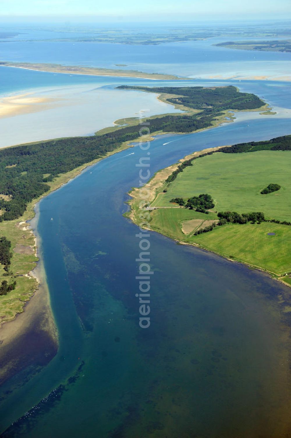 Aerial photograph Groß Mordorf - Die Insel Bock liegt in der Ostsee südwestlich von Hiddensee und gehört wie diese zum deutschen Bundesland Mecklenburg-Vorpommern. Die Insel Bock wurde künstlich durch Aufspülung des Sandes aus der Fahrrinne nach Stralsund geschaffen und gehört zur Kernzone des Nationalparks Vorpommersche Boddenlandschaft. The Island Bock in the Baltic Sea southwestern of the Island Hiddensee in Mecklenburg-Western Pomerania.