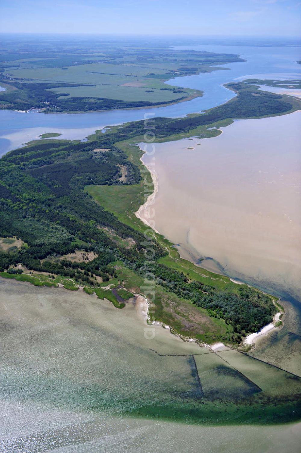 Groß Mordorf from above - Die Insel Bock liegt in der Ostsee südwestlich von Hiddensee und gehört wie diese zum deutschen Bundesland Mecklenburg-Vorpommern. Die Insel Bock wurde künstlich durch Aufspülung des Sandes aus der Fahrrinne nach Stralsund geschaffen und gehört zur Kernzone des Nationalparks Vorpommersche Boddenlandschaft. The Island Bock in the Baltic Sea southwestern of the Island Hiddensee in Mecklenburg-Western Pomerania.