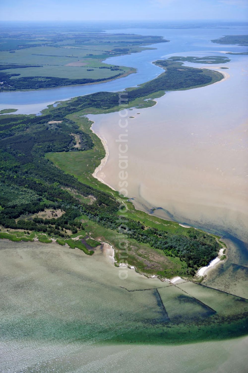 Groß Mordorf from the bird's eye view: Die Insel Bock liegt in der Ostsee südwestlich von Hiddensee und gehört wie diese zum deutschen Bundesland Mecklenburg-Vorpommern. Die Insel Bock wurde künstlich durch Aufspülung des Sandes aus der Fahrrinne nach Stralsund geschaffen und gehört zur Kernzone des Nationalparks Vorpommersche Boddenlandschaft. The Island Bock in the Baltic Sea southwestern of the Island Hiddensee in Mecklenburg-Western Pomerania.