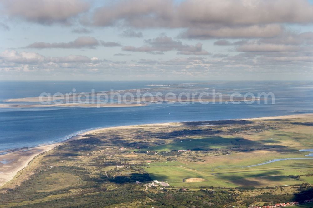 Borkum from the bird's eye view: Island area Borkum with the village center in Borkum in the state Lower Saxony, Germany