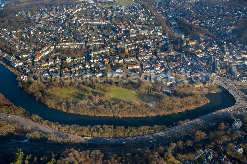 Essen from the bird's eye view: Island Brehminsel on the banks of the river course the Ruhr in the district Stadtbezirke IX in Essen in the state North Rhine-Westphalia