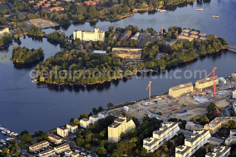 Berlin from the bird's eye view: Island Eiswerder on the banks of the river course Havel in Berlin, Germany