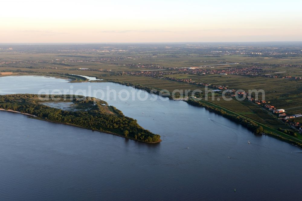 Aerial image Jork - Hanskalbsand Island in the river Elbe in Jork in the state of Lower Saxony