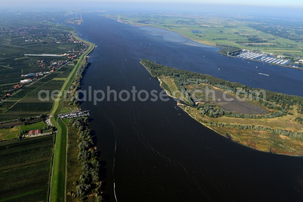 Jork from above - Island Hanskalbsand on the banks of the river course of Elbe in Wedel in the state Schleswig-Holstein