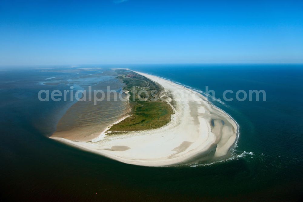 Aerial photograph Juist - Juist is one of the seven inhabited East Frisian Islands at the edge of the Lower Saxon Wadden Sea in the southern North Sea