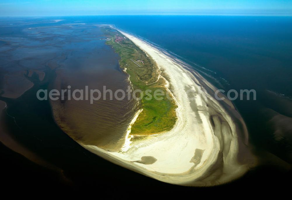 Aerial image Juist - Juist is one of the seven inhabited East Frisian Islands at the edge of the Lower Saxon Wadden Sea in the southern North Sea