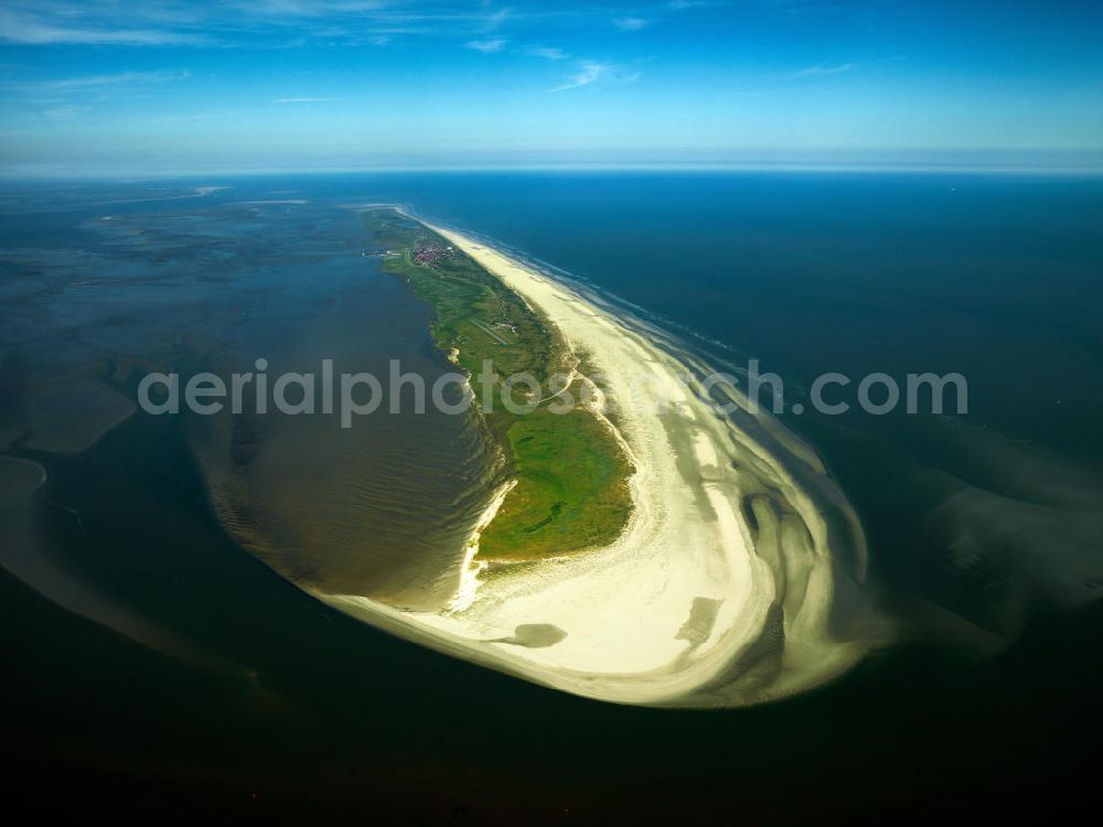 Aerial photograph Juist - Juist is one of the seven inhabited East Frisian Islands at the edge of the Lower Saxon Wadden Sea in the southern North Sea