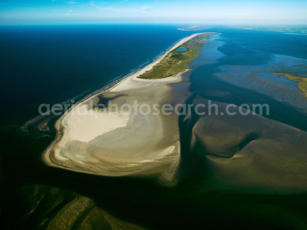 Aerial photograph Juist - Juist is one of the seven inhabited East Frisian Islands at the edge of the Lower Saxon Wadden Sea in the southern North Sea