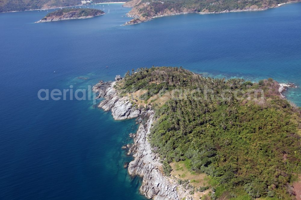 Rawai from the bird's eye view: The island of Ko Kaeo Yai south of the city on the island of Phuket Rawai is located in Thailand in the Andaman Sea and is characterized by tropical vegetation, sandy beaches and forest