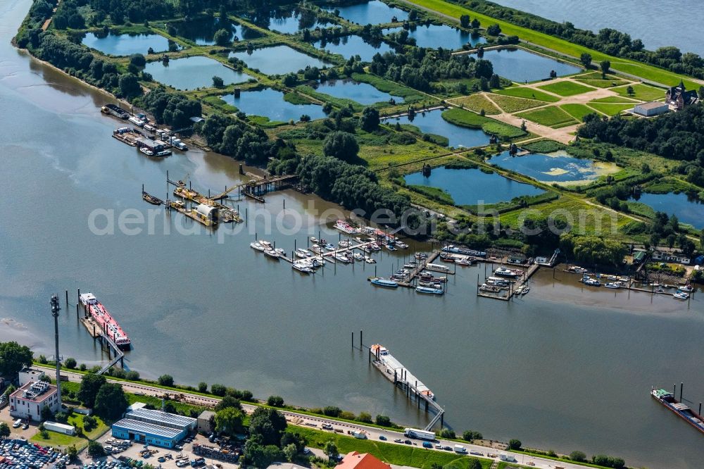 Aerial photograph Hamburg - Island Kaltehof on the banks of the river course Norderelbe in Hamburg, Germany