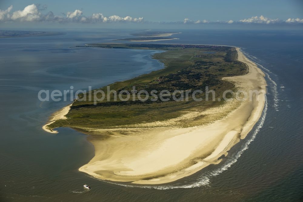 Aerial photograph Langeoog - Langeoog as part of the East Frisian Islands in the North Sea in Lower Saxony