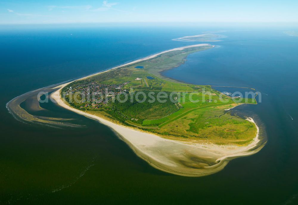 Aerial photograph Langeoog - Langeoog is one of the seven inhabited East Frisian Islands at the edge of the Lower Saxon Wadden Sea in the southern North Sea