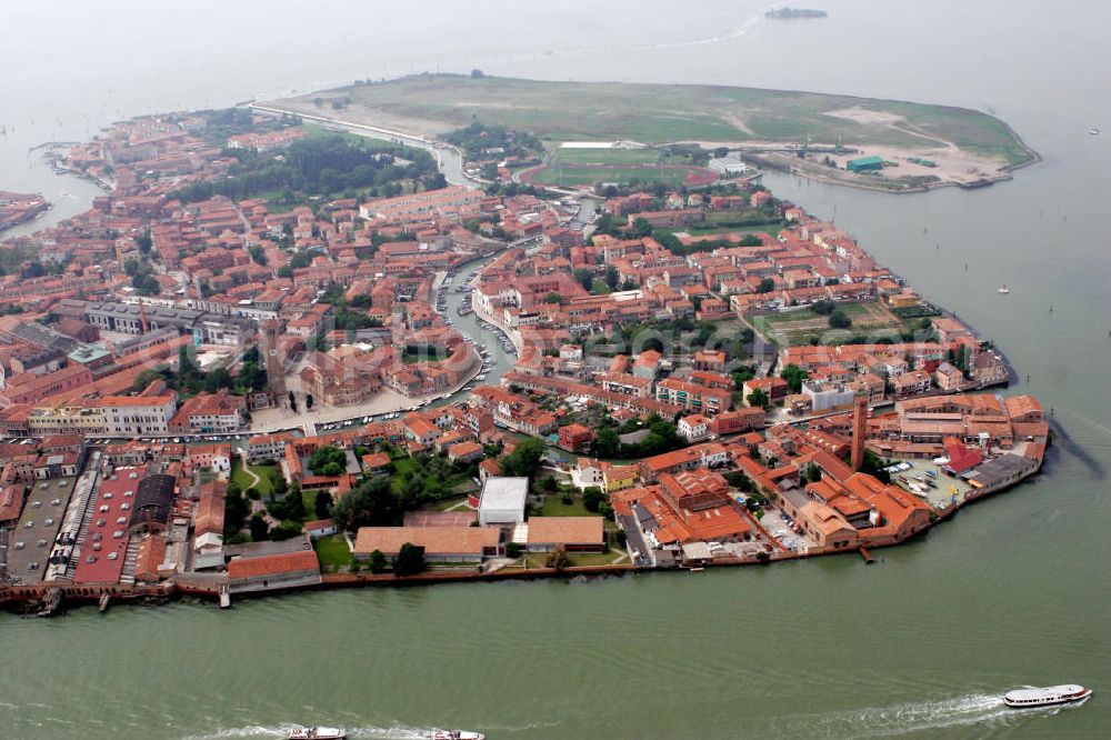 Murano from the bird's eye view: Blick auf die Insel Murano in der Lagune von Venedig. Die Insel wurde durch die Glasbläserei berühmt. View to the island of Murano in the lagoon of Venice. The island got famous because of its glass blowing.