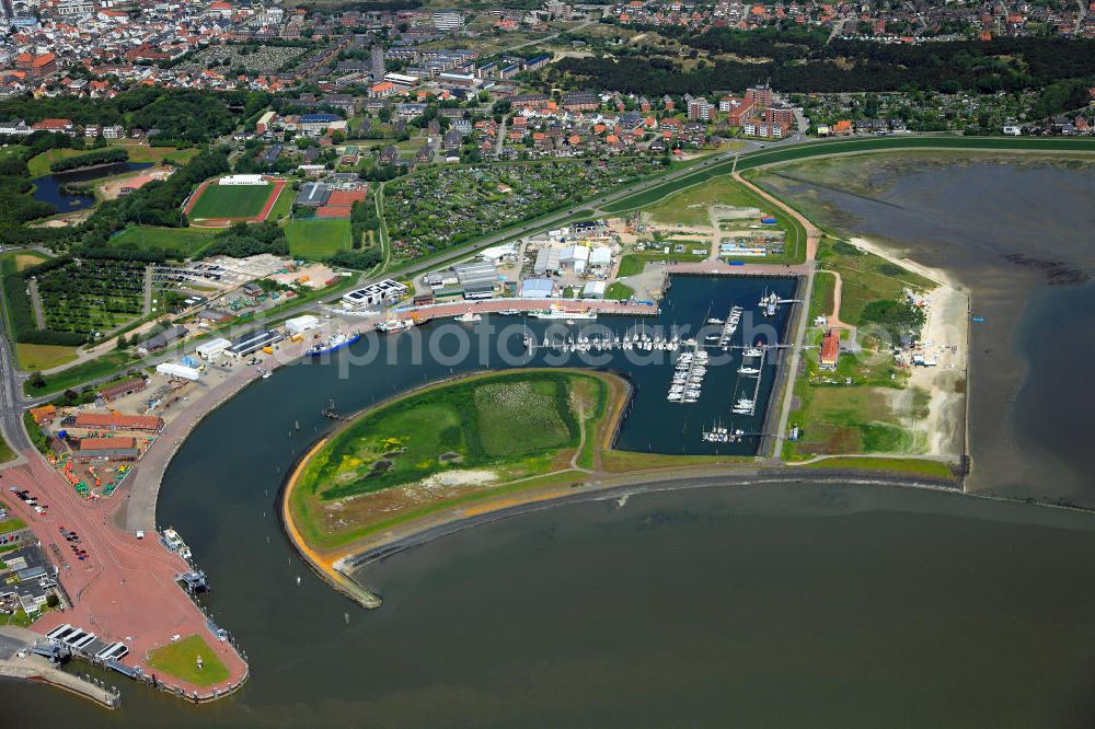 NORDERNEY from the bird's eye view: Blick auf die Insel Norderney , eine der Ostfriesischen Inseln im Nordwesten Deutschlands, die dem Festland des Bundeslandes Niedersachsen zwischen der Ems- und Wesermündung in der Deutschen Bucht vorgelagert sind. Mit einer Fläche von 26,29 Quadratkilometern ist Norderney nach Borkum die zweitgrößte Insel dieser Inselgruppe und gehört zum zum Nationalpark Niedersächsisches Wattenmeer. Norderney Island, one of the East Frisian Islands in the north-west Germany