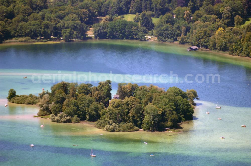 Kochel am See from the bird's eye view: Blick auf die Insel Sassel im Walchensee.