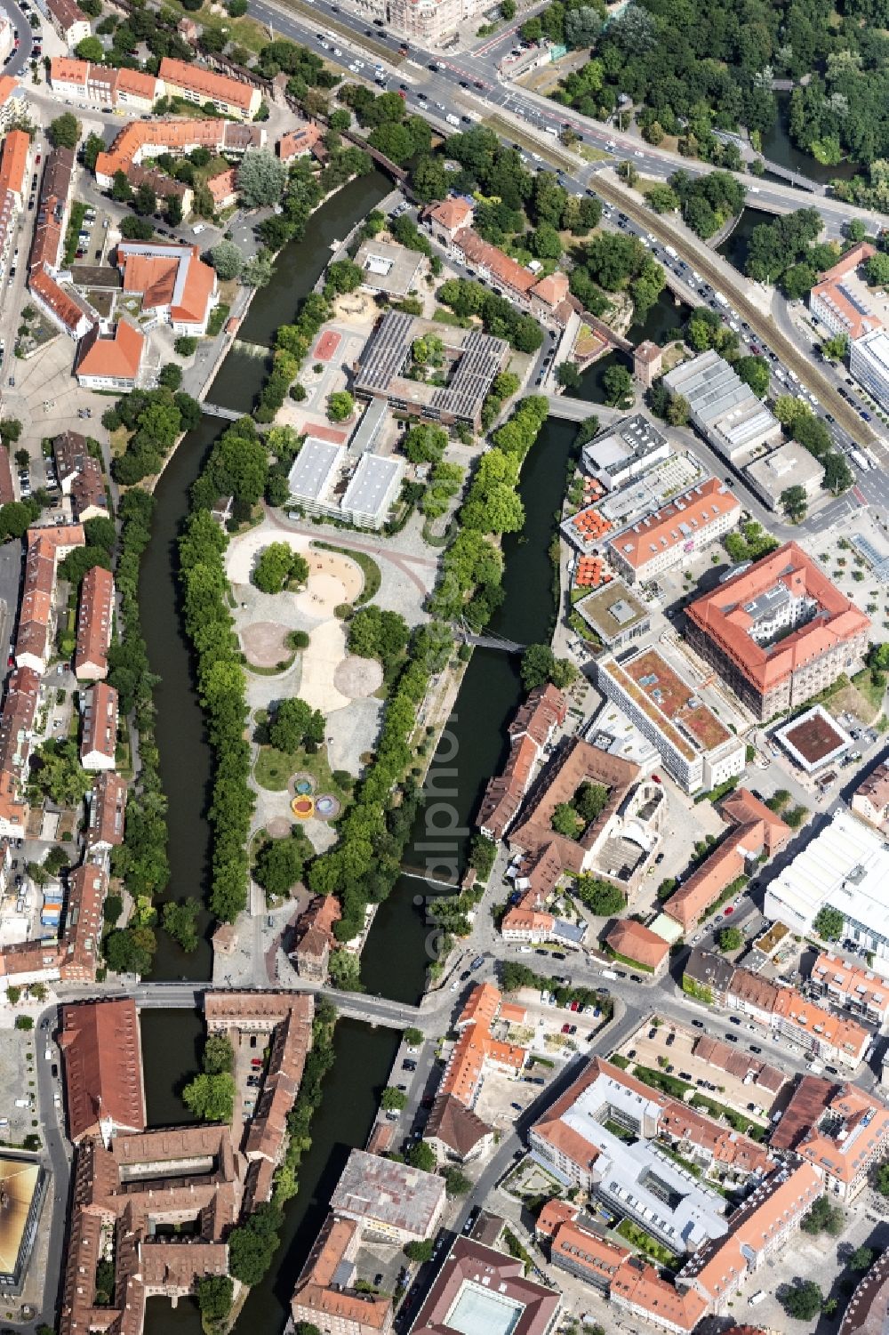 Aerial image Nürnberg - Island schuett on the banks of the river course of Pegnitz in Nuremberg in the state Bavaria, Germany