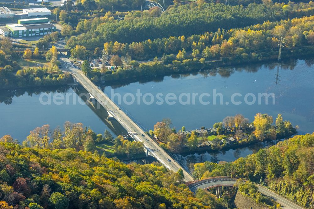 Hagen from the bird's eye view: Island on the banks of the river course of the Ruhr with a bridge construction along the Dortmunder Strasse in the district Syburg in Hagen in the state North Rhine-Westphalia, Germany