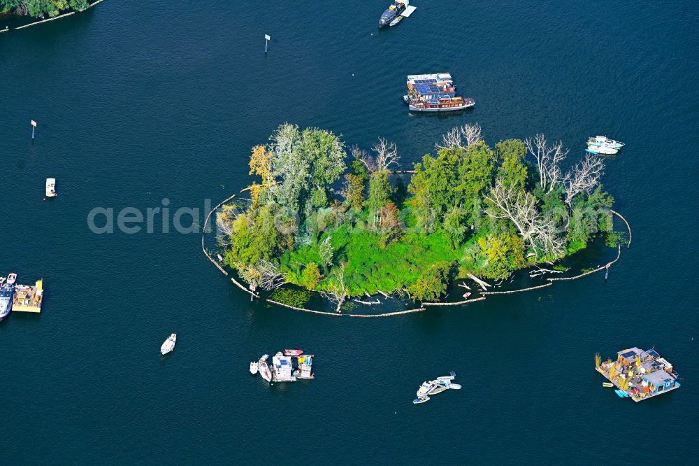 Berlin from above - Island on the banks of the river course Spree in the district Friedrichshain in Berlin, Germany