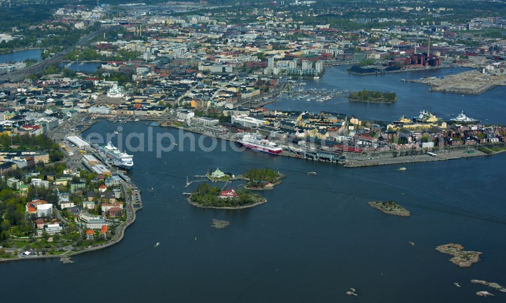 Aerial photograph Helsinki - Helsingfors - Island area Valkosaari - Ravintola - Luoto with the village center in Helsinki - Helsingfors in Finland