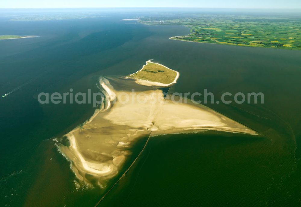 Minsener Oog from above - Minsener Oog, also Minser Oog or Minsener Oldeoog, is an uninhabited East Frisian island, that belongs to the parish of Wangerooge in the north German district of Friesland. It has been artificially enlarged through the construction of groynes